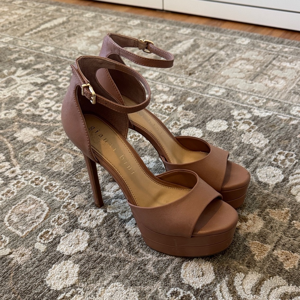 Gianni Bini Tan Platform Heels